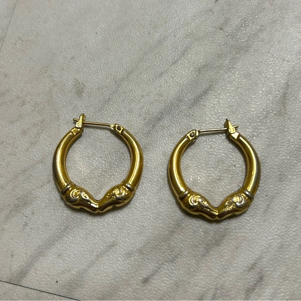 Antique 10K GP  YKissing Rams, 7/8” Hoop Lever Back Vintage Classic Earrings - Picture 2 of 3